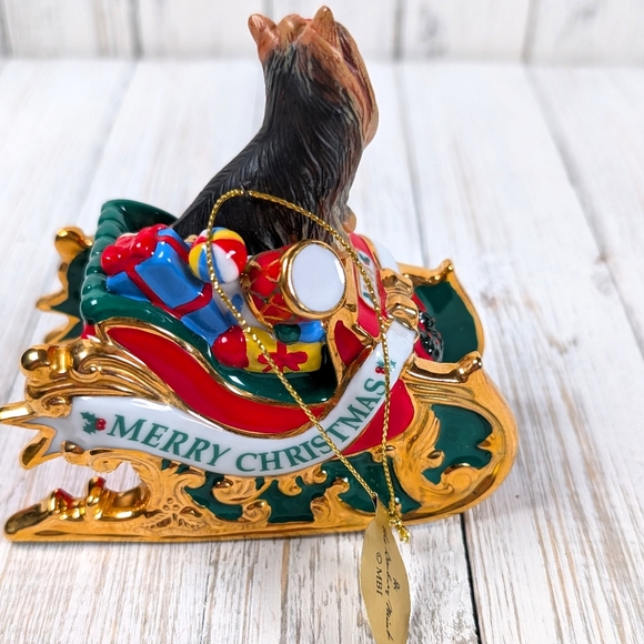 Mint First Annual Santas Helper Yorkie Christmas Ornament 2005 4"x4" Sleigh Dog - Picture 4 of 5
